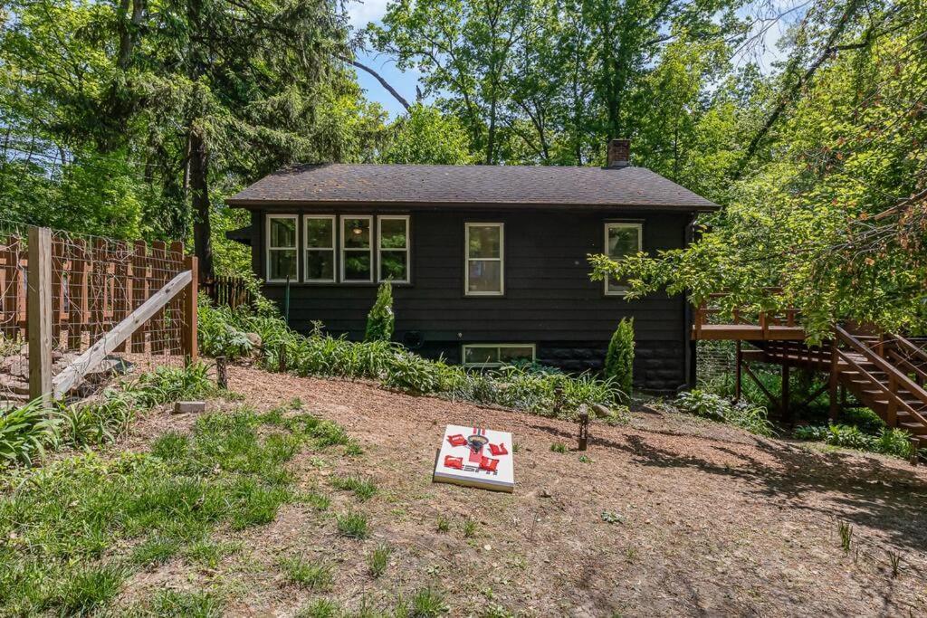 Black Cabin Getaway In Woods I Valpo Valparaiso Exteriör bild