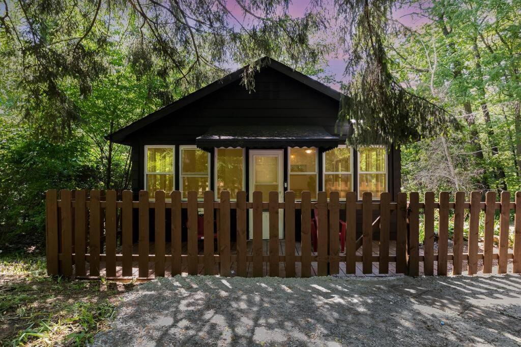 Black Cabin Getaway In Woods I Valpo Valparaiso Exteriör bild
